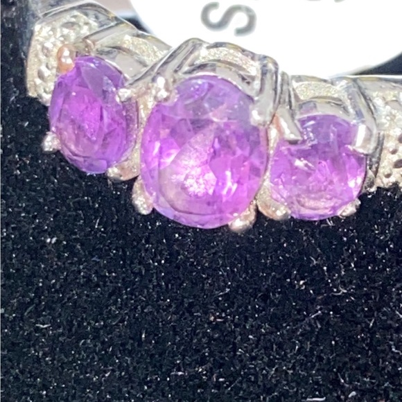 Genuine Amethyst 3 stone ring - Picture 4 of 6